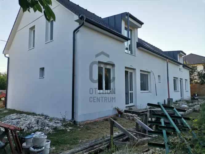 Gödöllői eladó újépítésű ikerház, U0046788