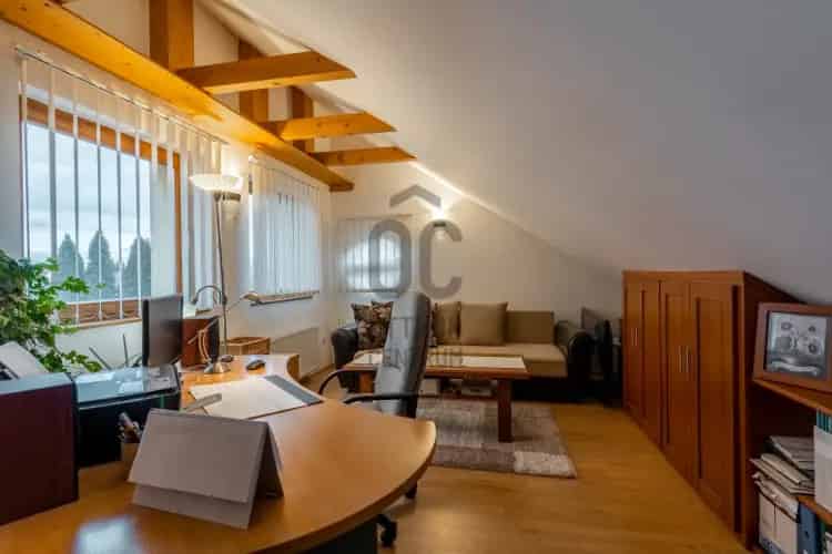 Zirci eladó kereskedelmi ingatlan, UZ015467