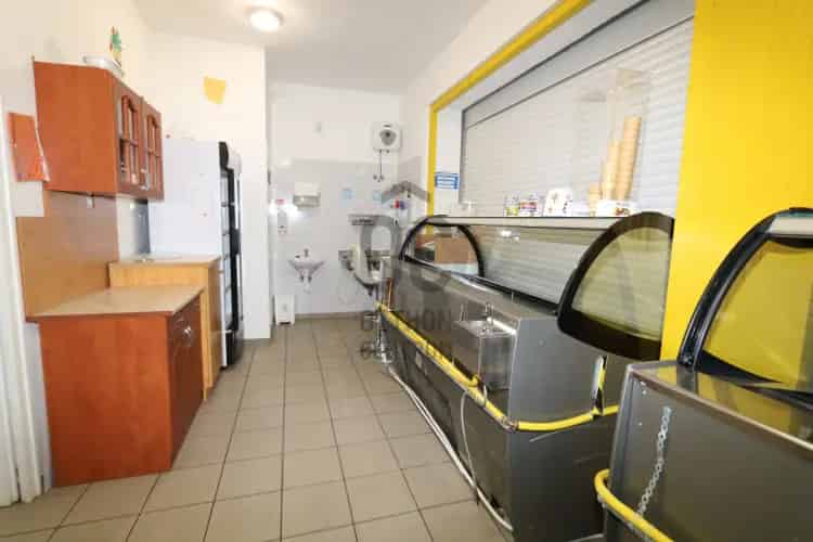 Siófoki eladó kereskedelmi ingatlan, UZ018664