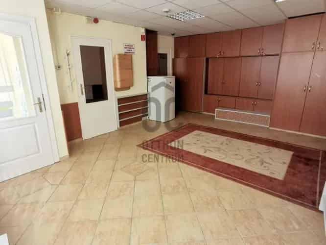 Szomódi kiadó kereskedelmi ingatlan, UZ016609