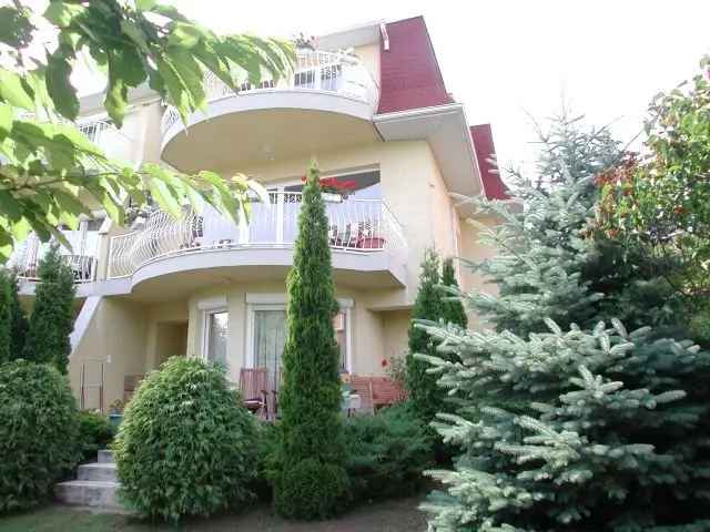 Ház Kiadó , Budapest, Közép-Magyarország