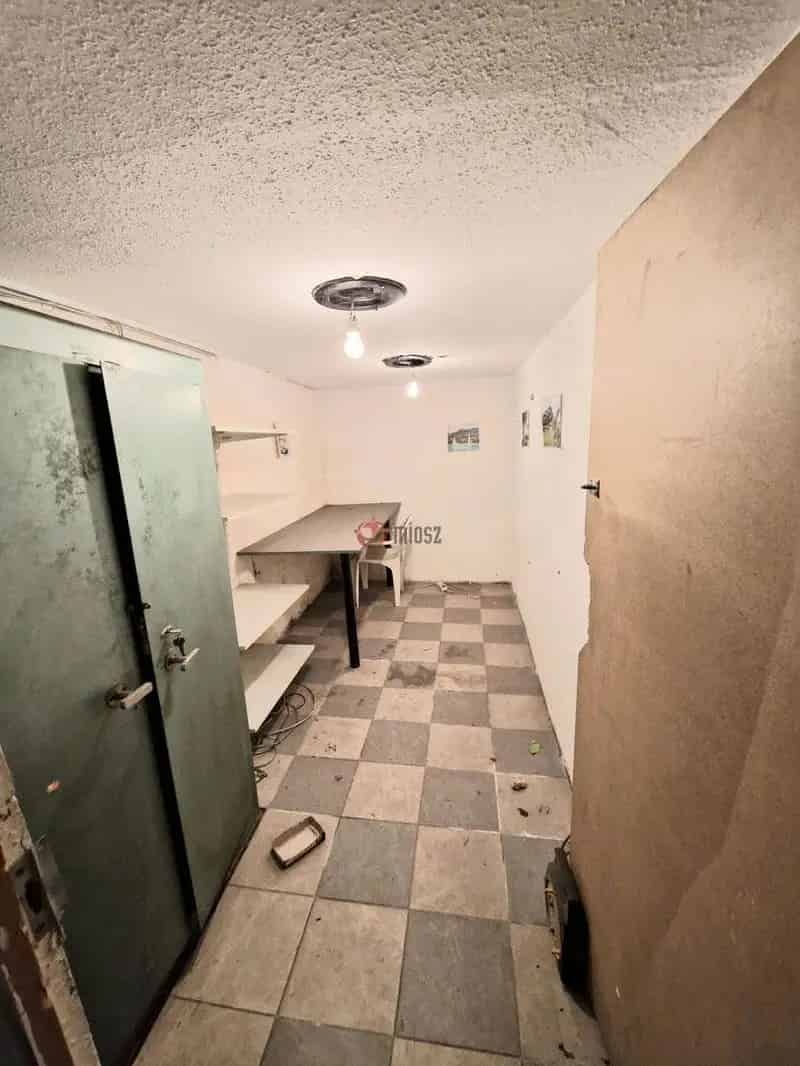 Üzleti célú Kiadó , Budapest, Közép-Magyarország