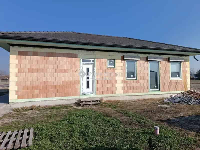 Ház Eladó , Mórahalom, Alföld és Észak
