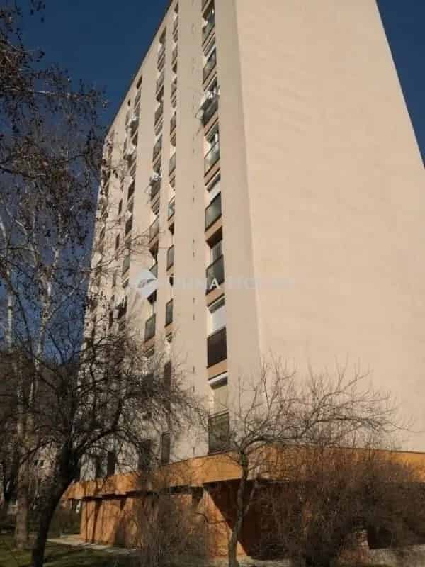 Lakás Kiadó , 9, Bajcsy-Zsilinszky utca, Pécs, Dunántúl