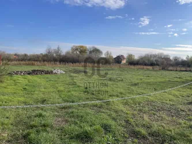 Abonyi Telek Elado Zartkert 1136 nm