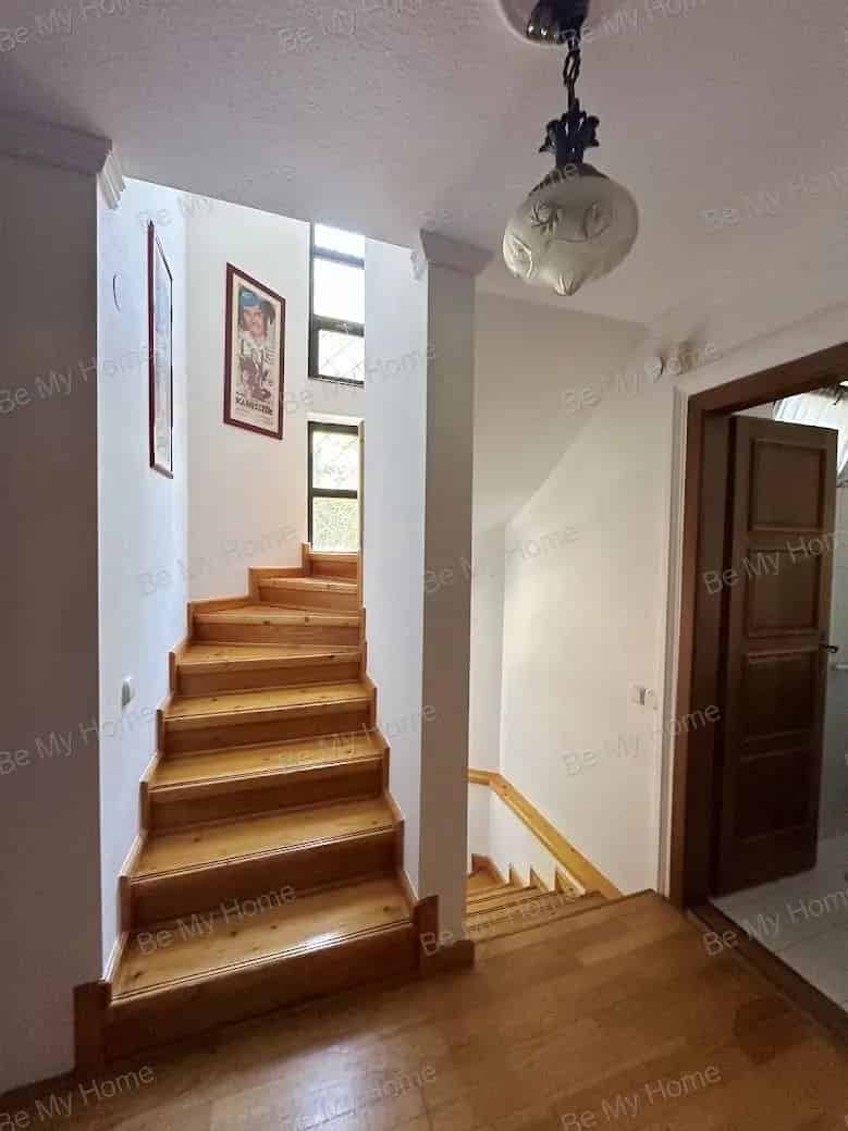 Ház Kiadó , Budapest, Közép-Magyarország