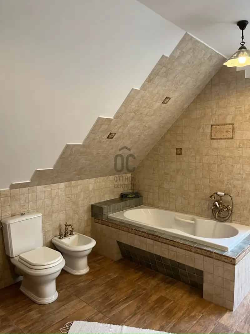 Ház Kiadó , Budakeszi járás, Közép-Magyarország