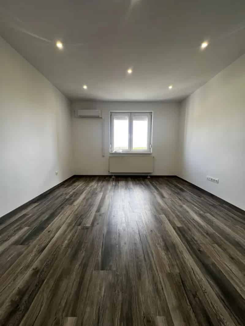 Lakás Kiadó , 16, Kálvin tér, Debrecen, Alföld és Észak
