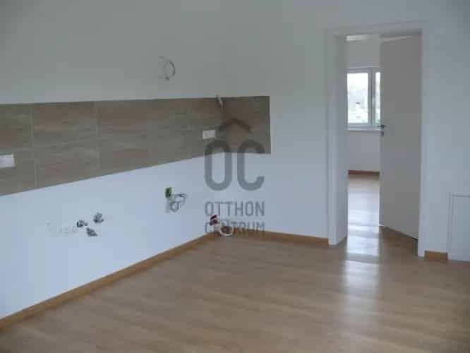 Dunabogdányi eladó kereskedelmi ingatlan, UZ016013