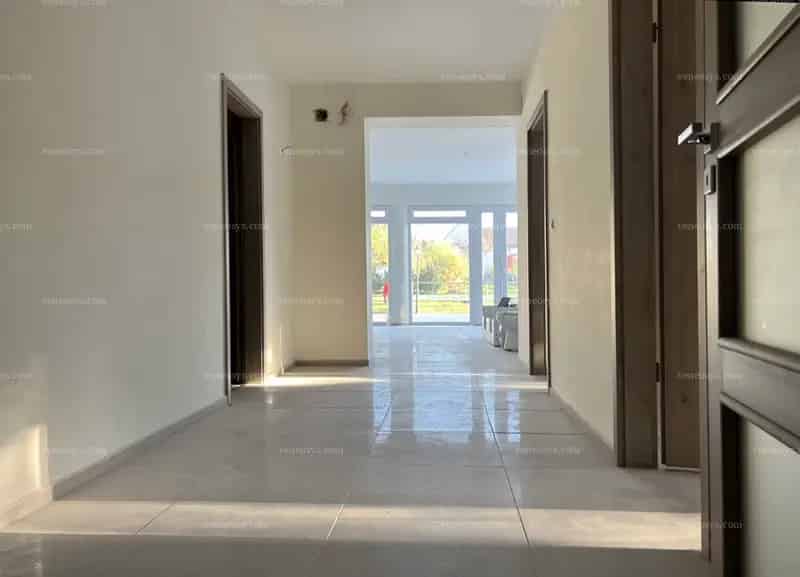 BALATONSZÁRSZÓ - 4 LAKÁSOS TÁRSASHÁZ - PRIVÁT WELLNESS KÖZPONT - HATALMAS KERTT -  MEDENCE