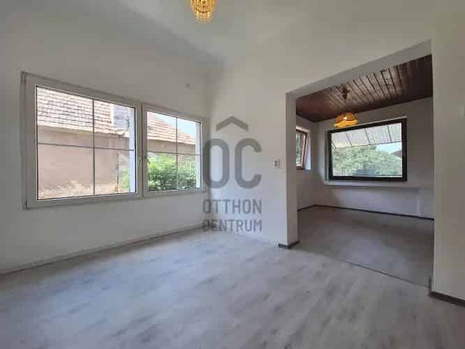 Téti eladó családi ház, DHZ026718