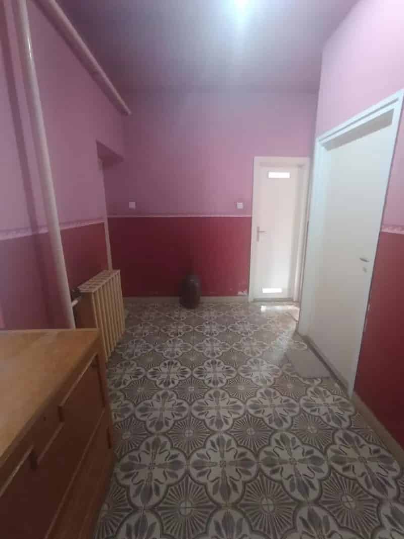 Ház Kiadó , Oroszlányi járás, Dunántúl
