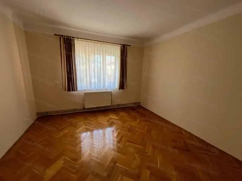 Ház Kiadó , Nagykőrösi járás, Közép-Magyarország
