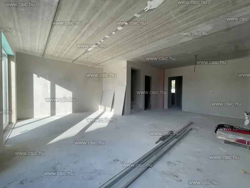 Ház Kiadó , Dunakeszi járás, Közép-Magyarország