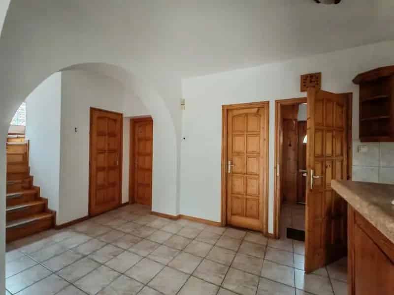 Ház Kiadó , Budakeszi járás, Közép-Magyarország