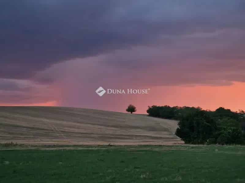 Telek Kiadó , Úny, Dunántúl