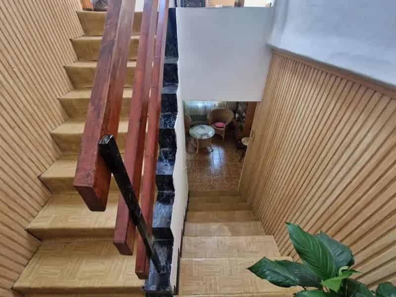 Ház Kiadó , Budapest, Közép-Magyarország