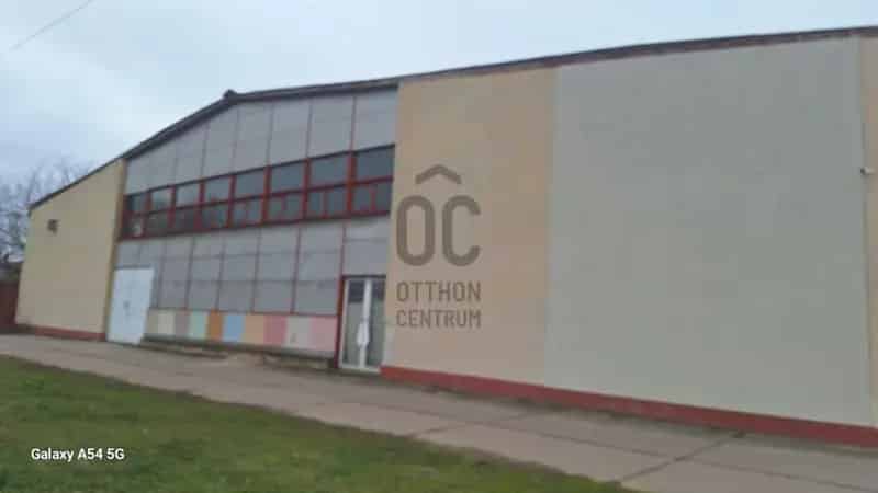 Kalocsai eladó kereskedelmi ingatlan 1354m2 1880m2 telekkel