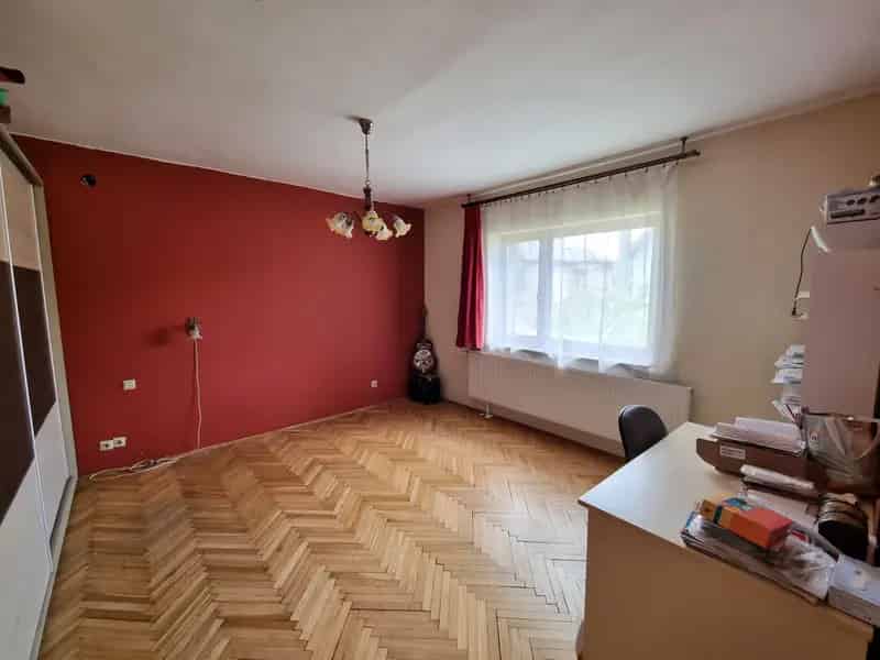 189nm-es családi ház Ajkarendeken gyümölcsös kerttel