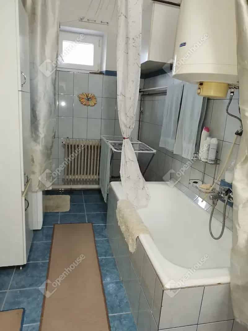 Ház Kiadó , Komáromi járás, Dunántúl