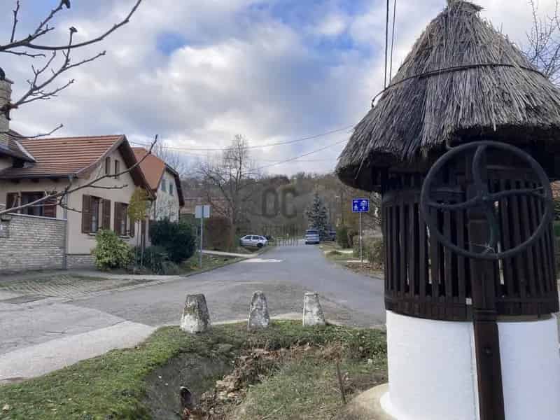 Telek Kiadó , Érdi járás, Közép-Magyarország