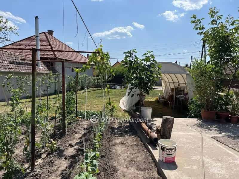 Ház Kiadó , Nagykőrösi járás, Közép-Magyarország