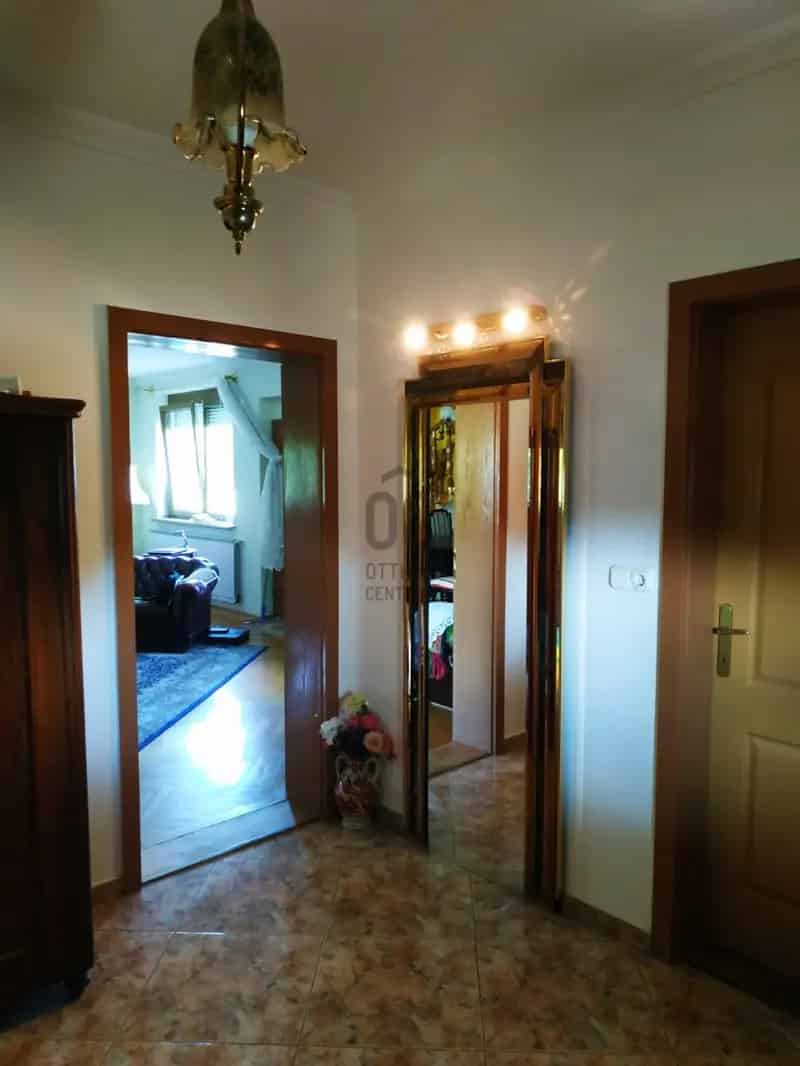 Ház Kiadó , Gödöllői járás, Közép-Magyarország