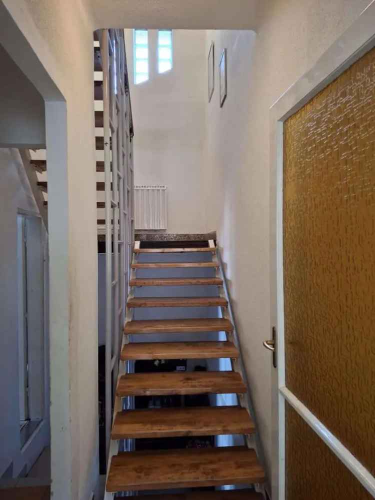 Ház Kiadó , Győri járás, Dunántúl