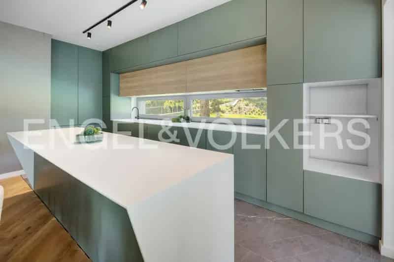 Modern design, korszerű technika a Rózsadombon