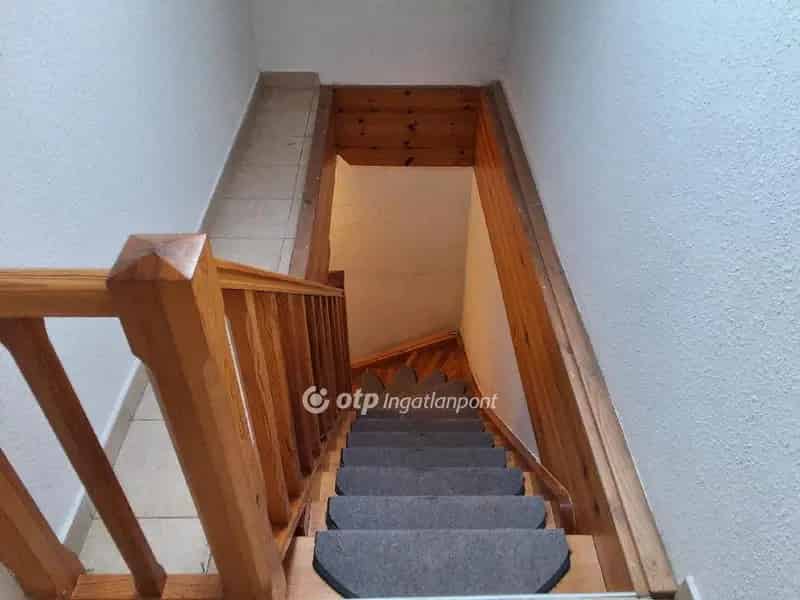 Üzleti célú Kiadó , Monori járás, Közép-Magyarország