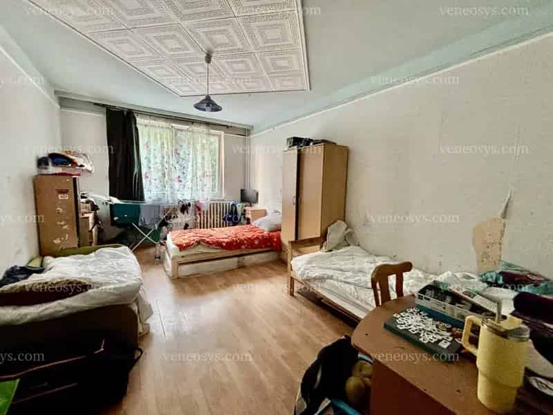 Miskolc-Vörösmary városrész 73 m2-es felújítandó panelprogramos lakás