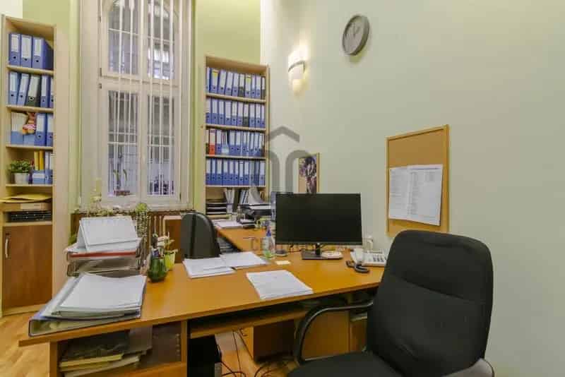 Belvárosi Iroda Üzlethelyiség Eladó Kiváló Lokációval