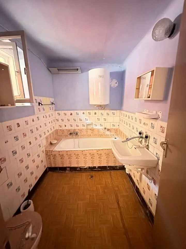 Ház Kiadó , Pécs, Dunántúl