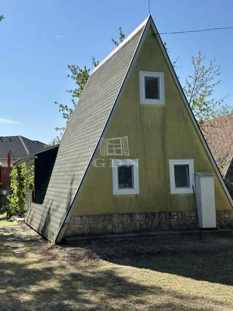 Telek Kiadó , Szigetszentmiklósi járás, Közép-Magyarország