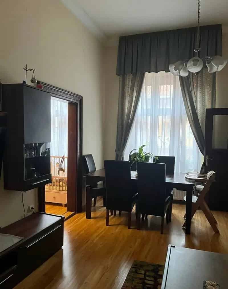 Belvárosi 49nm-es Galériás Lakás Eladó - Kiváló Közlekedéssel