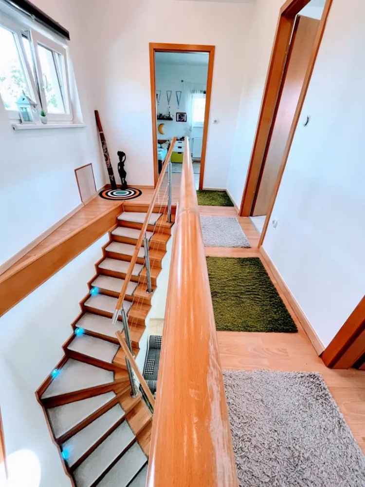 Ház Kiadó , Székesfehérvári járás, Dunántúl