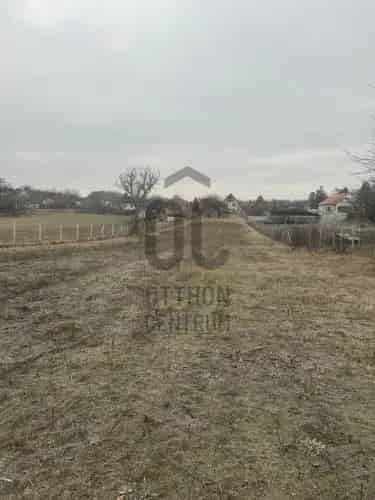 Komáromi eladó telek, T037496