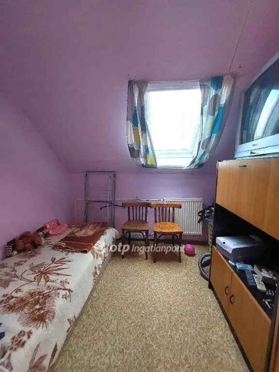 Ház Kiadó , Martonvásári járás, Dunántúl