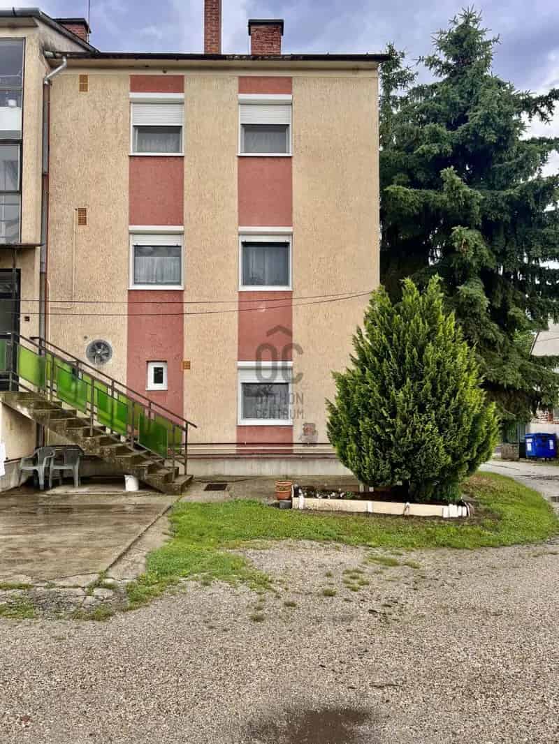 Üzleti célú Kiadó , Csornai járás, Dunántúl