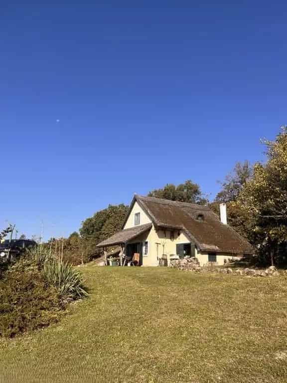 Ház Kiadó , Balatonfüredi járás, Dunántúl