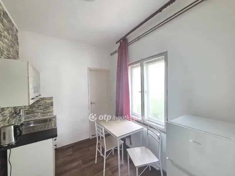 Ház Kiadó , Érdi járás, Közép-Magyarország