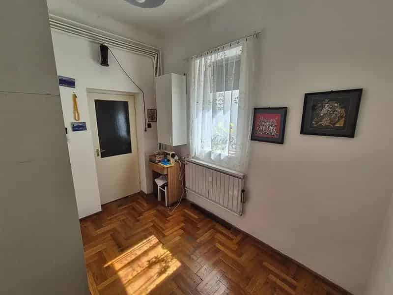 Ház Kiadó , Budapest, Közép-Magyarország