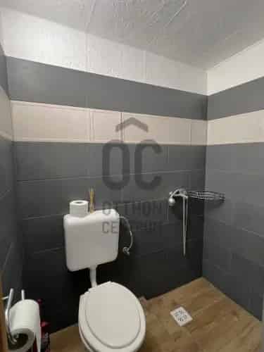 Budapest IV. kerületi eladó kereskedelmi ingatlan, UZ012346