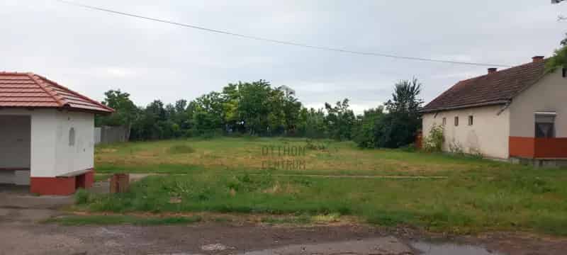 Kömlői eladó telek, T038465