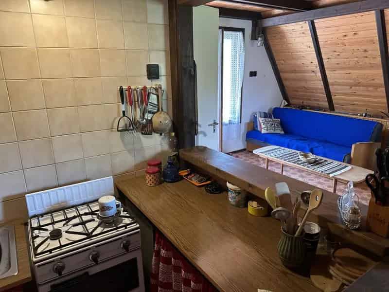 Ház Kiadó , Esztergomi járás, Dunántúl