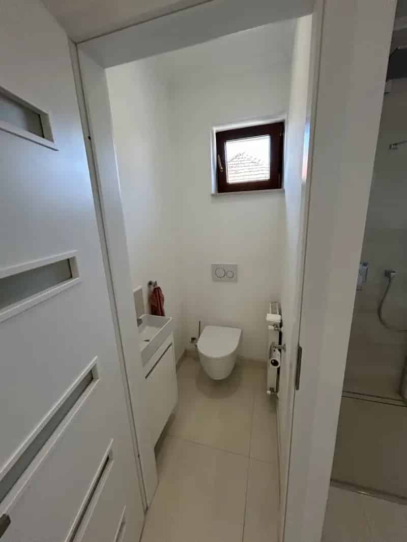 Ház Kiadó , Váci járás, Közép-Magyarország