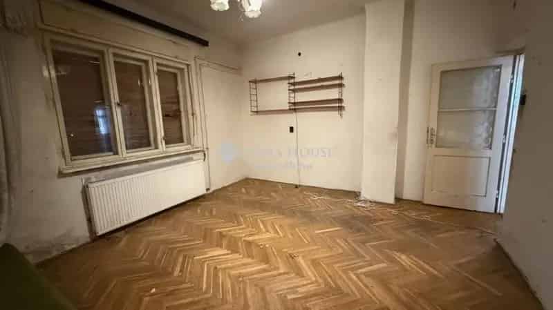 Ház Kiadó , Budapest, Közép-Magyarország