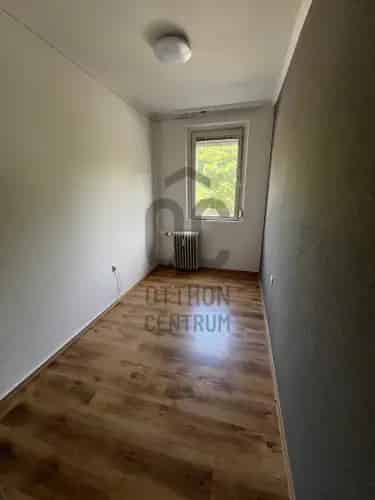 Pécsi eladó panel lakás, DLK015555