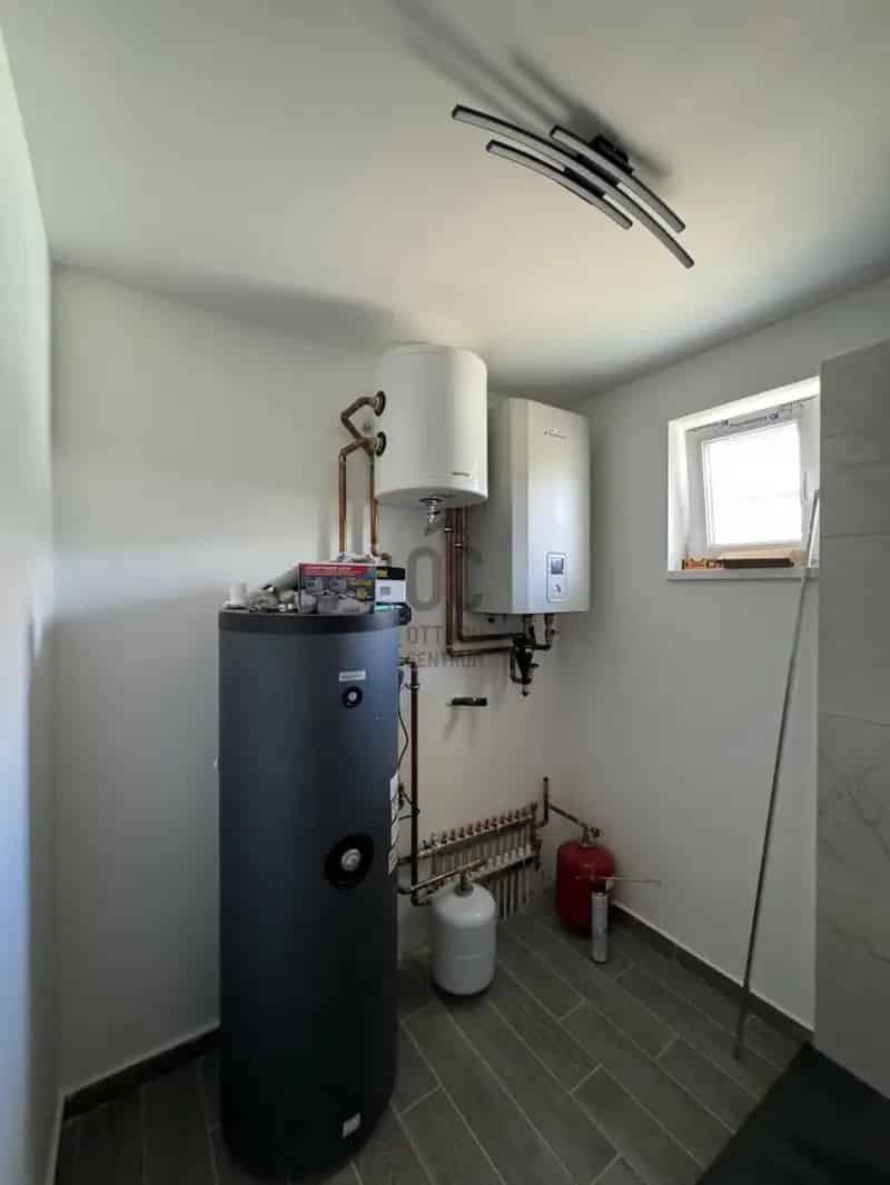 Ház Kiadó , Martonvásári járás, Dunántúl
