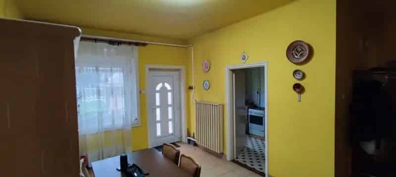Ház Kiadó , Monori járás, Közép-Magyarország